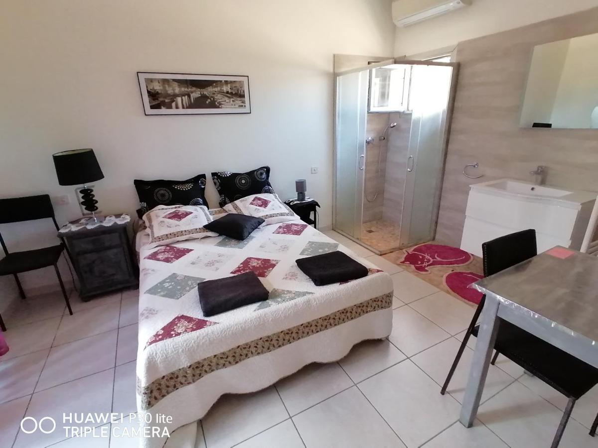 Grande Chambre Dans Villa Proche De La Plage Сет Экстерьер фото